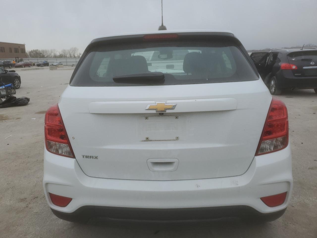 2018 Chevrolet Trax Ls VIN: KL7CJKSB4JB702426 Lot: 82766194