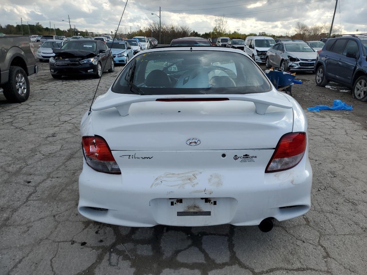 2000 Hyundai Tiburon - Image 6