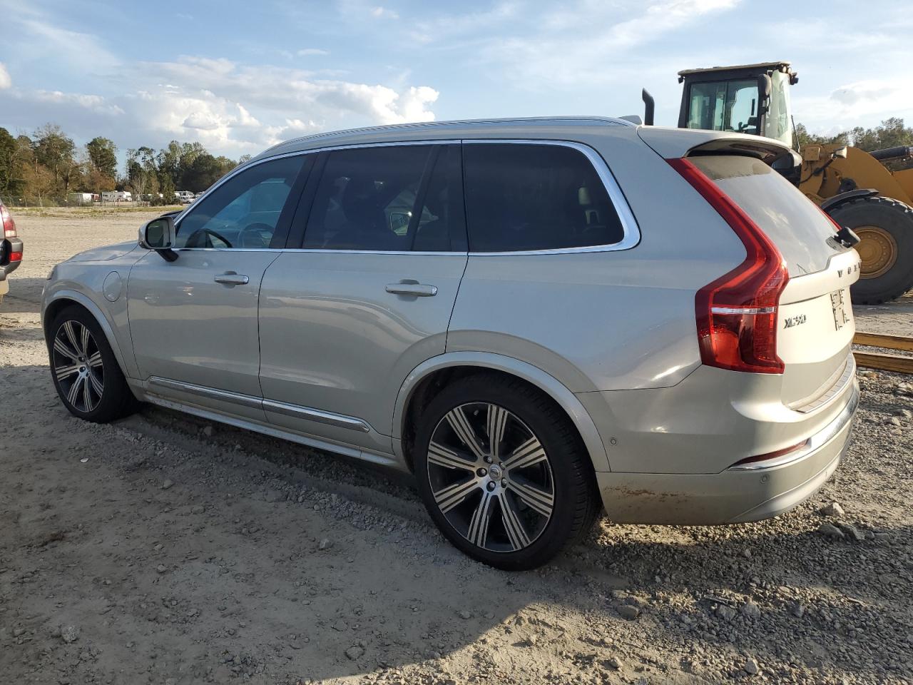 2022 Volvo XC90 - Image 2