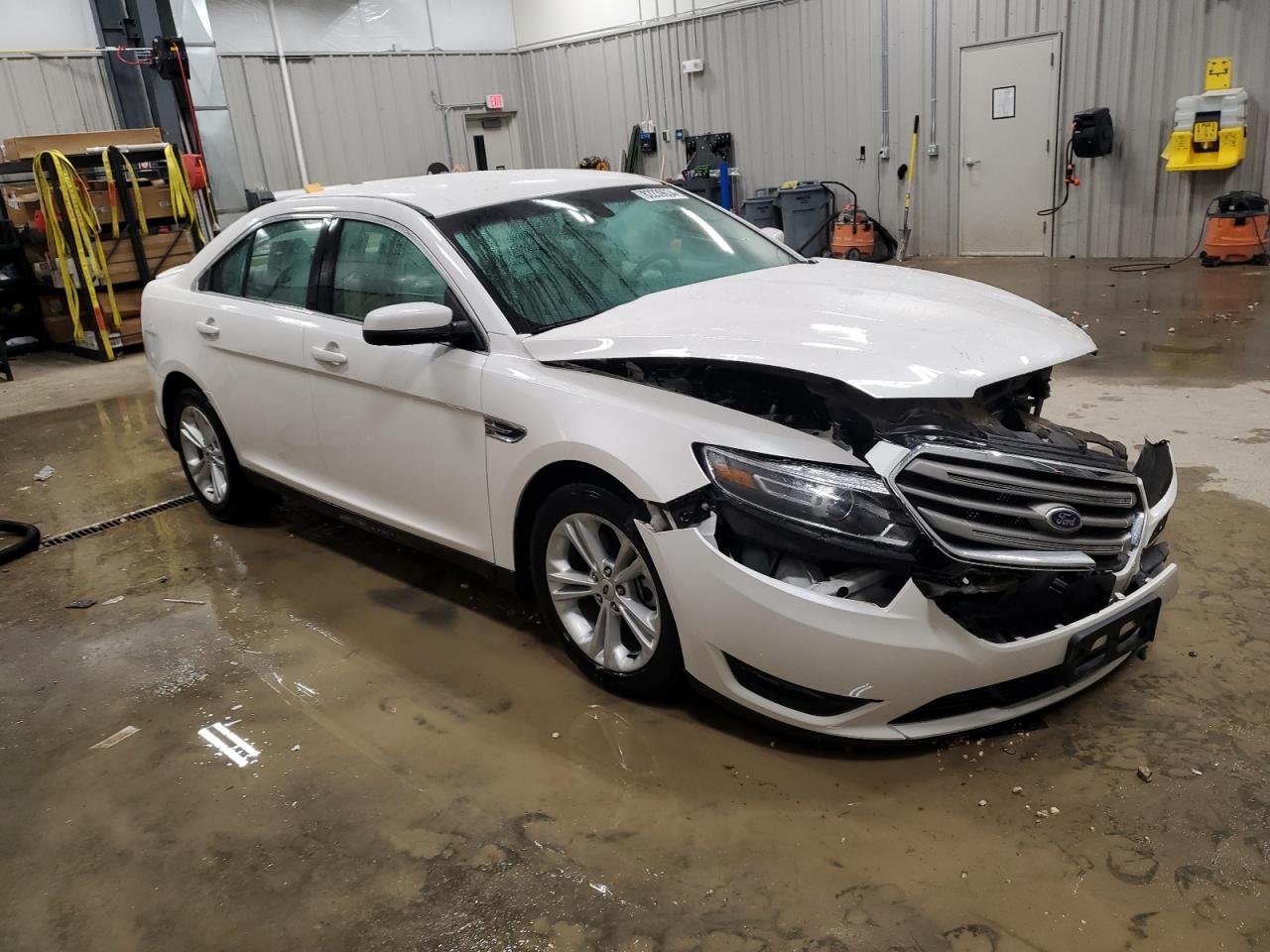 VIN 1FAHP2H88GG121970 2016 FORD TAURUS no.4