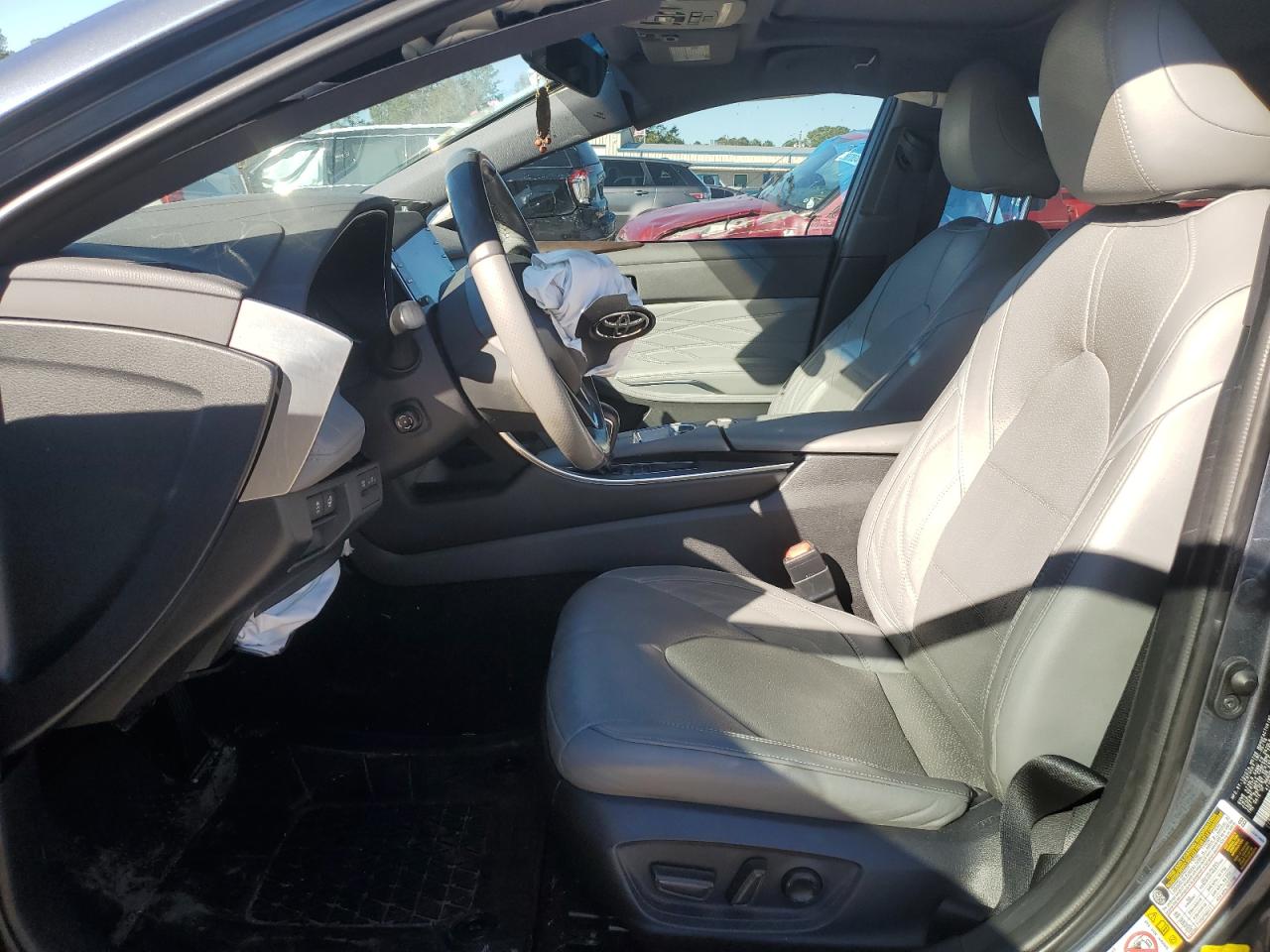 2019 Toyota Avalon - Image 7