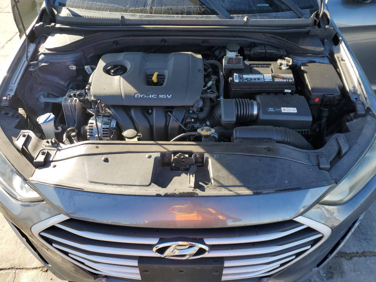 2018 Hyundai Elantra - Image 12