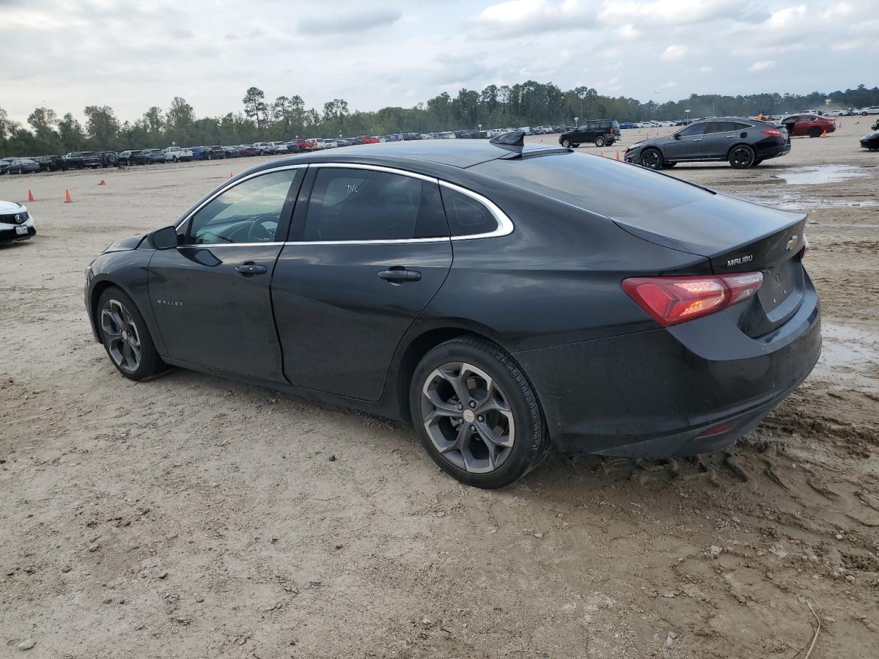 2022 Chevrolet Malibu - Image 2