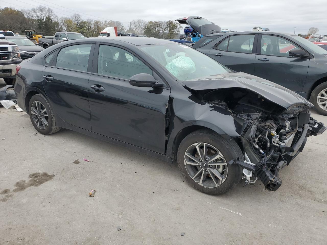 2024 Kia Forte - Image 4