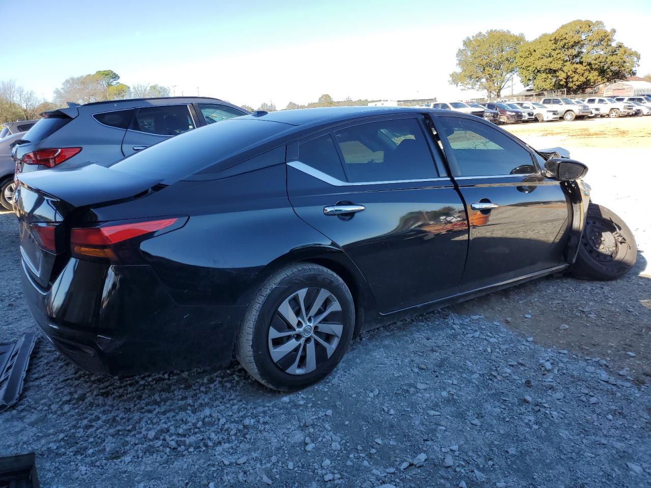 2020 Nissan Altima - Image 3
