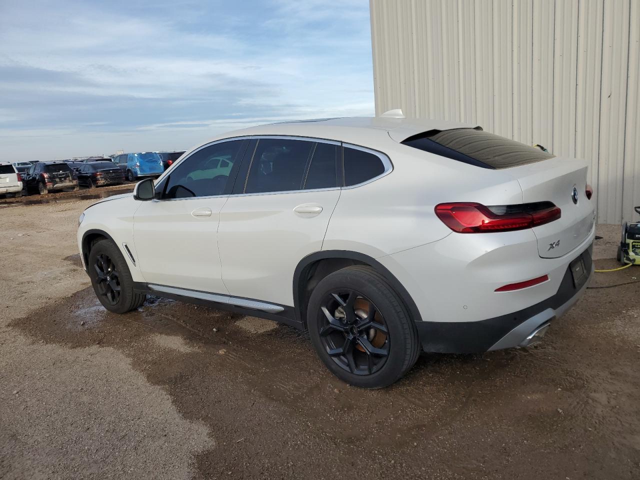 2022 BMW X4 - Image 2