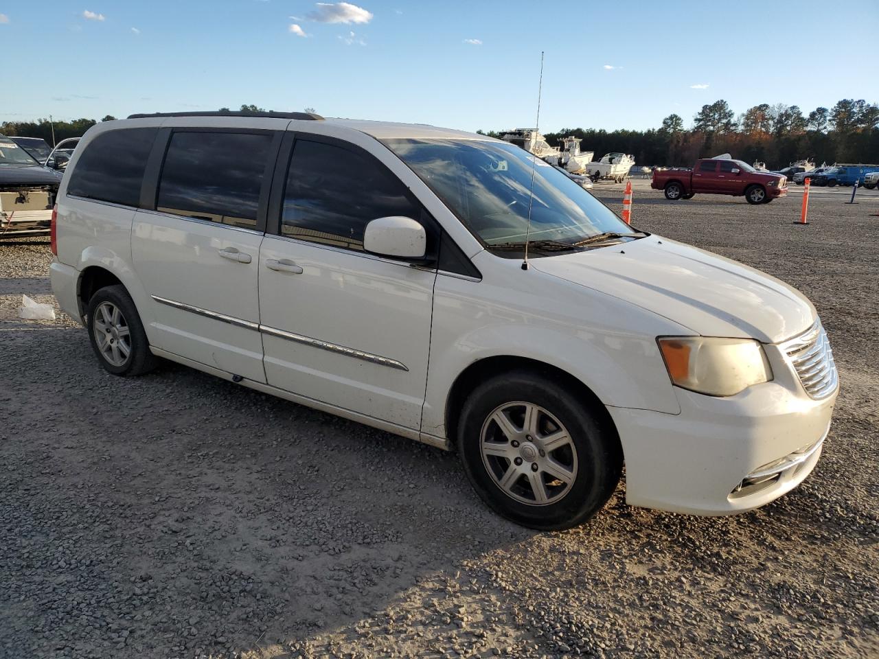 VIN 2C4RC1BG0DR526056 2013 CHRYSLER MINIVAN no.4