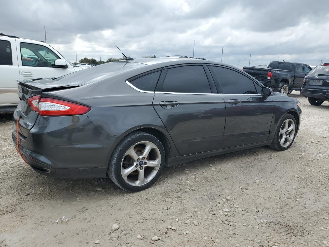 VIN 3FA6P0T90GR264464 2016 FORD FUSION no.3