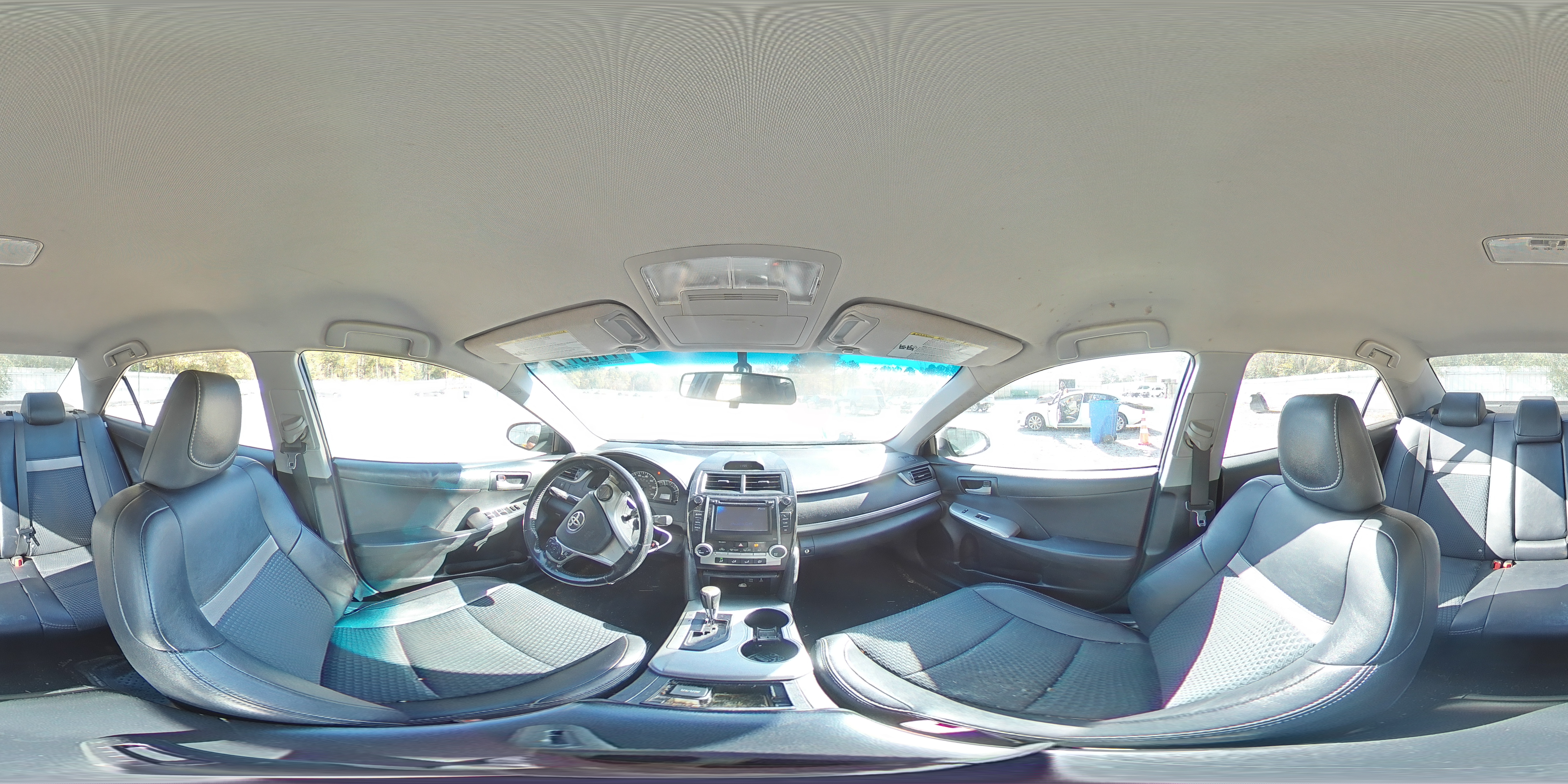 2013 Toyota Camry - Image 13