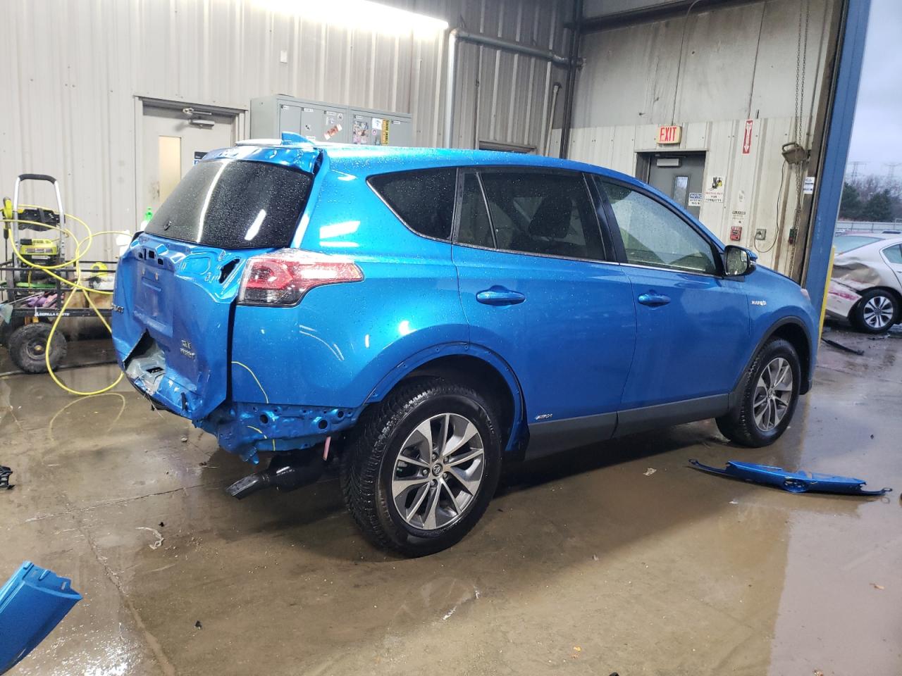 VIN JTMRJREV0HD079073 2017 TOYOTA RAV4 no.3