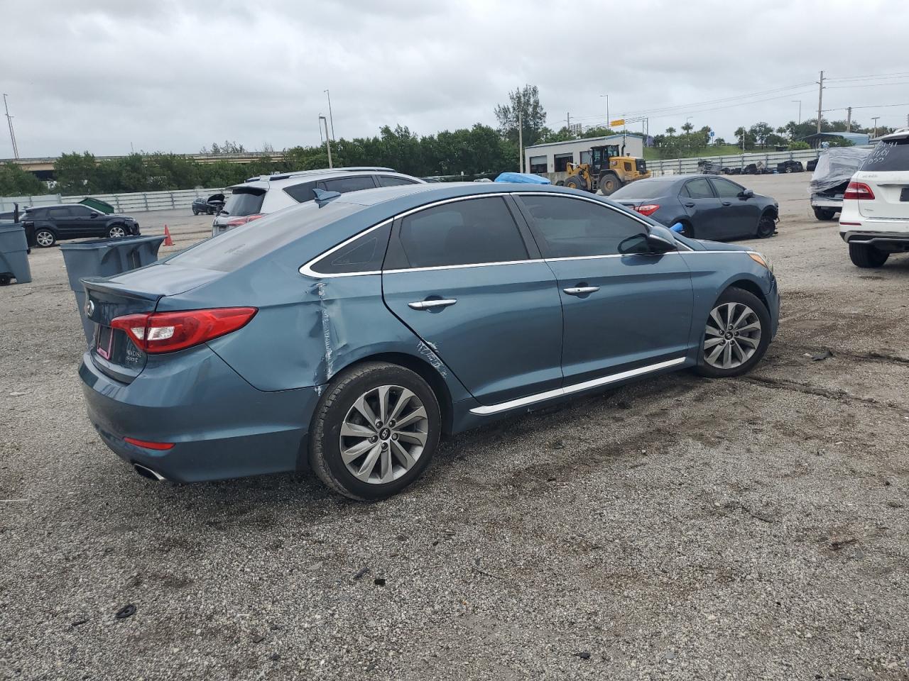 2017 Hyundai Sonata - Image 3