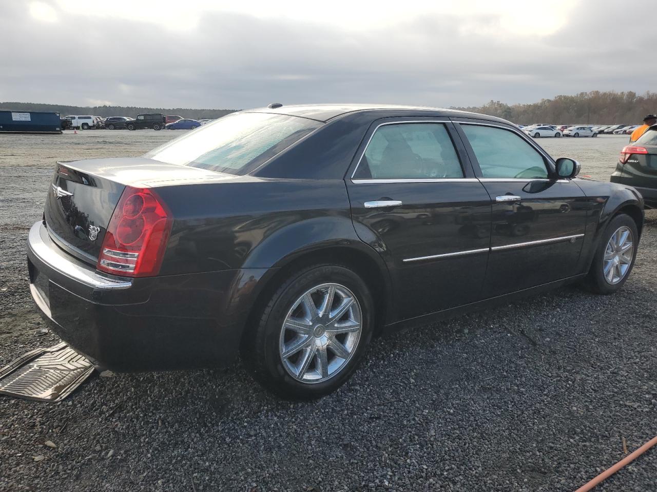 2010 Chrysler 300 - Image 3