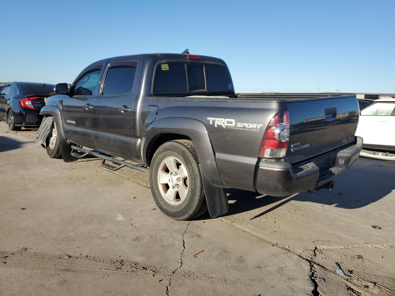 2014 Toyota Tacoma - Image 2