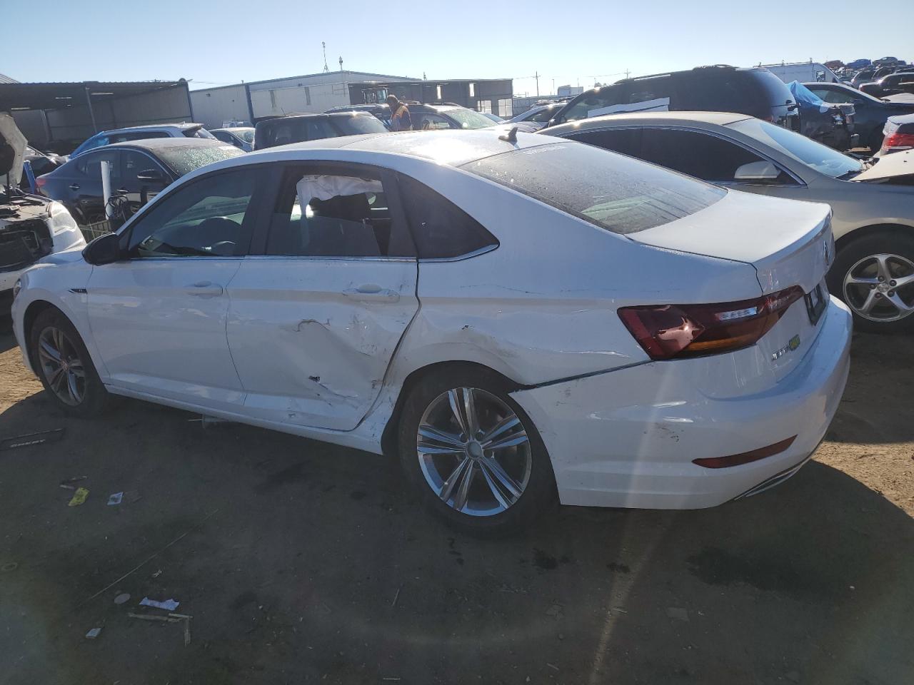2019 Volkswagen Jetta - Image 2