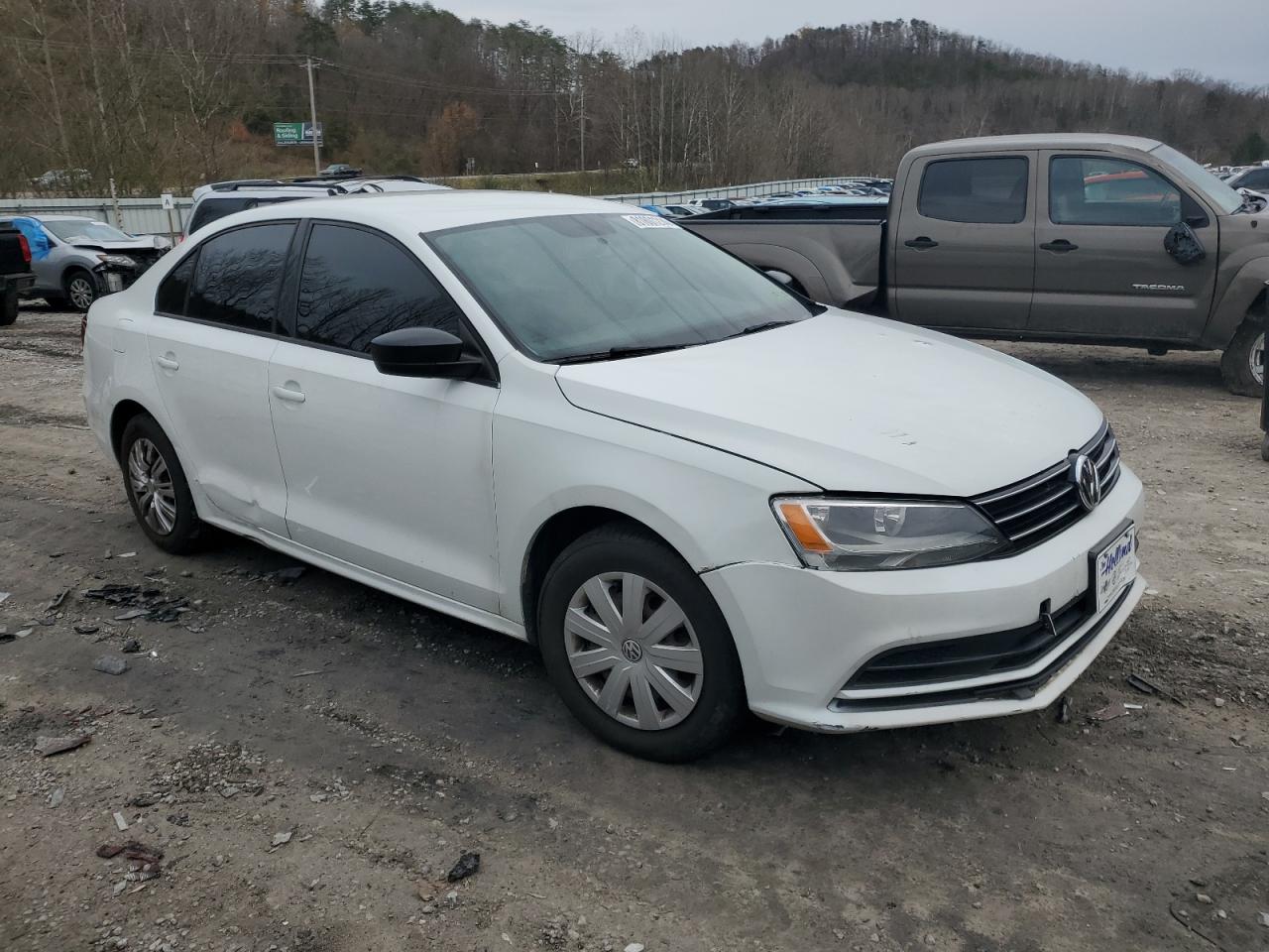 VIN 3VW267AJ0GM243643 2016 VOLKSWAGEN JETTA no.4