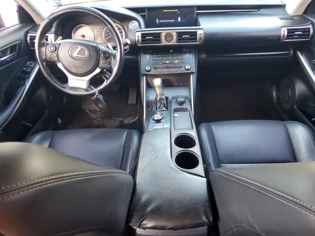 2016 Lexus IS - Image 8