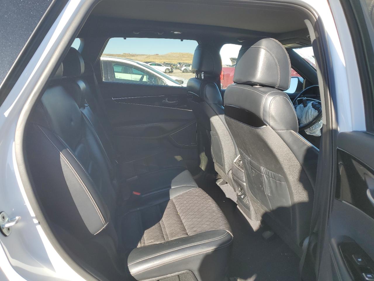 2017 Kia Sorento - Image 10