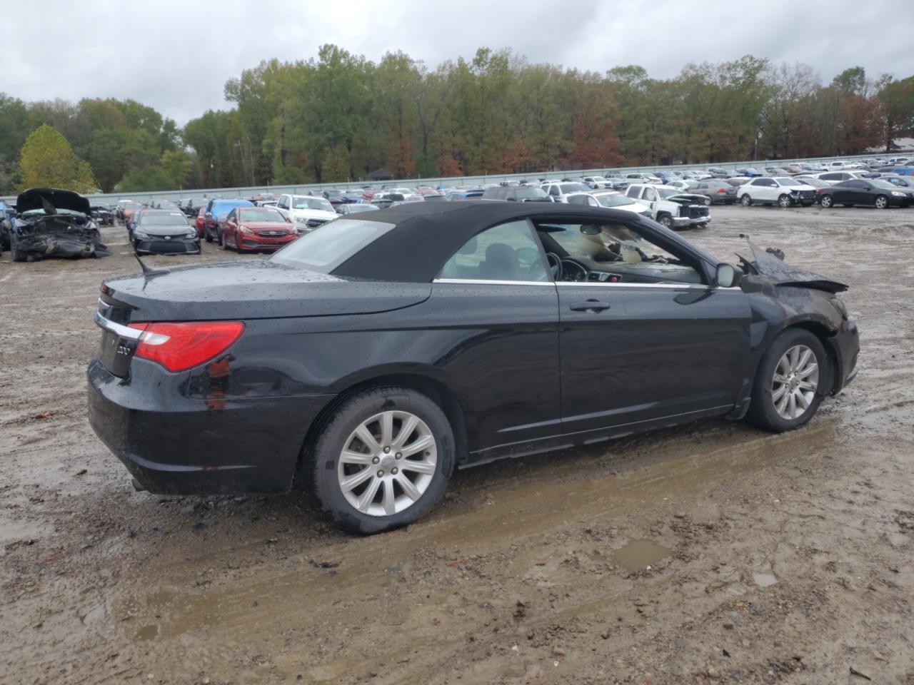 2013 Chrysler 200 - Image 3