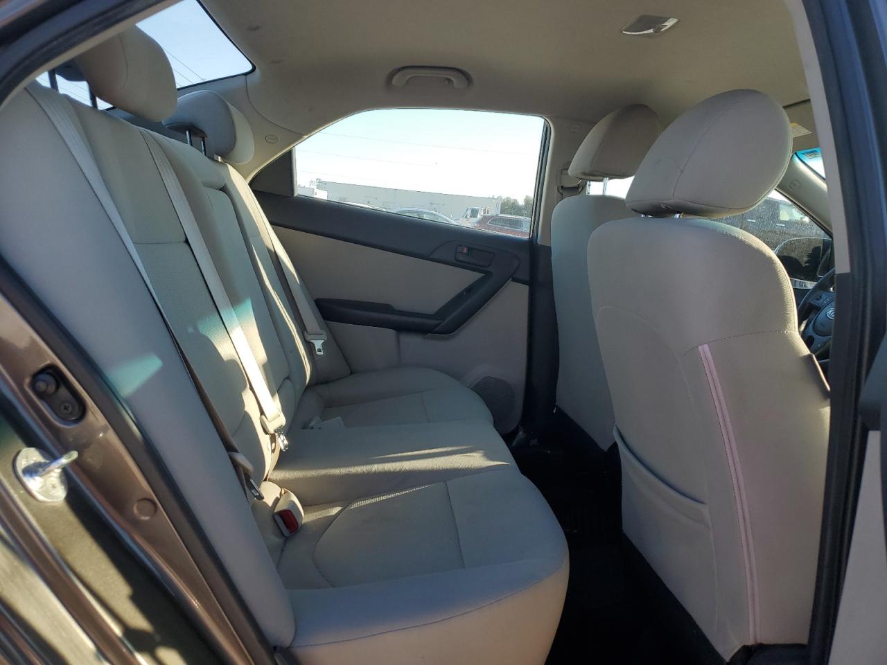 2012 Kia Forte - Image 10