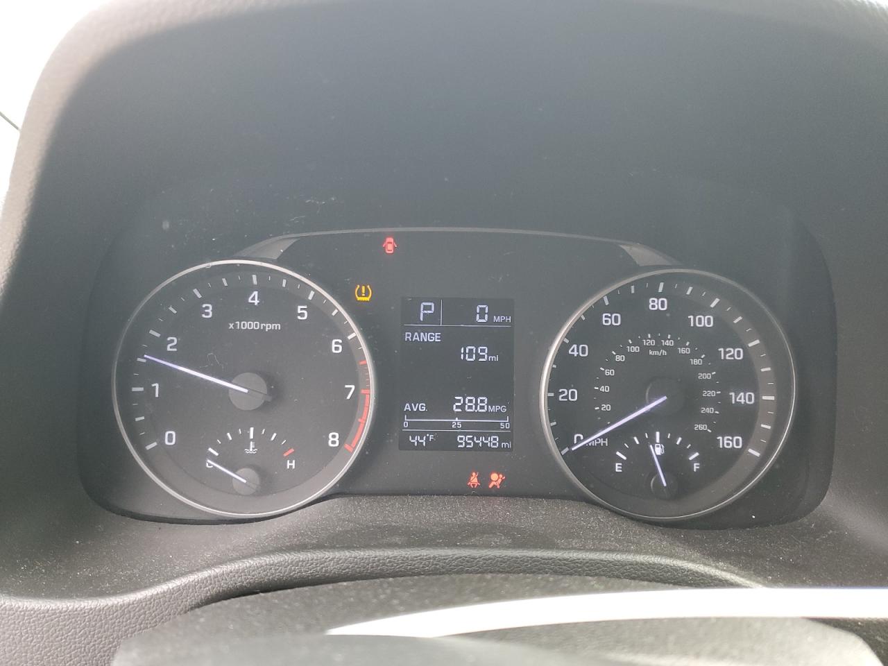 2017 Hyundai Elantra - Image 9