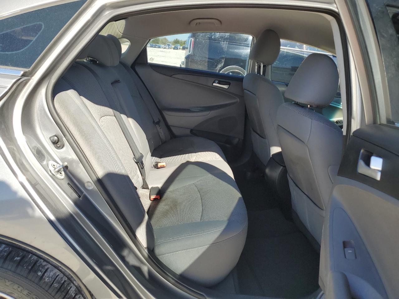 2013 Hyundai Sonata - Image 10