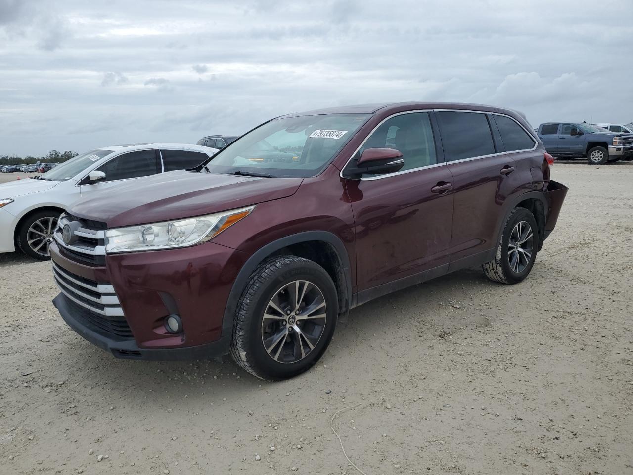 2019 Toyota Highlander - Image 1