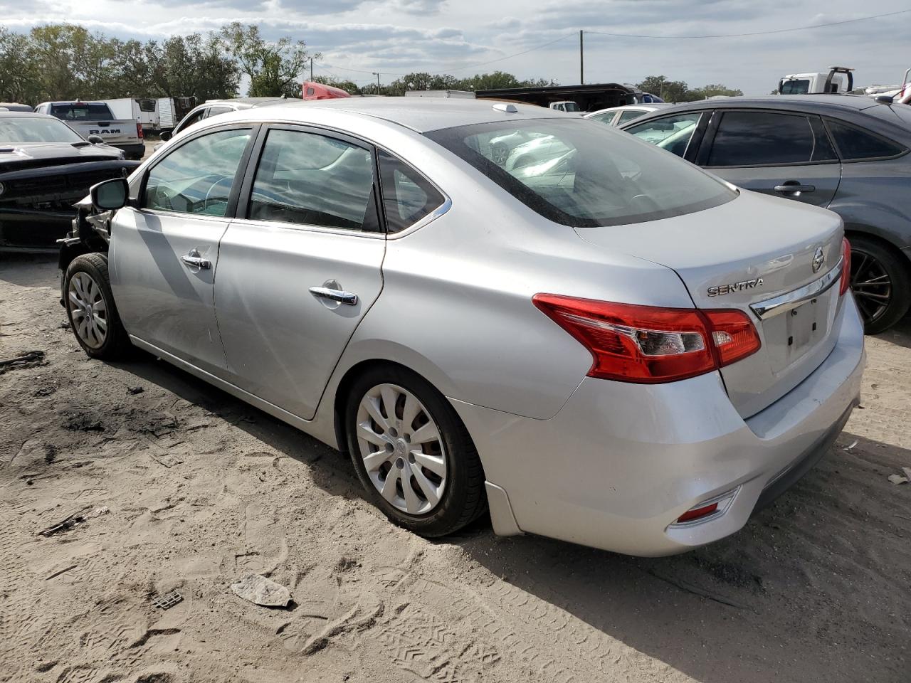 VIN 3N1AB7APXHY368788 2017 NISSAN SENTRA no.2