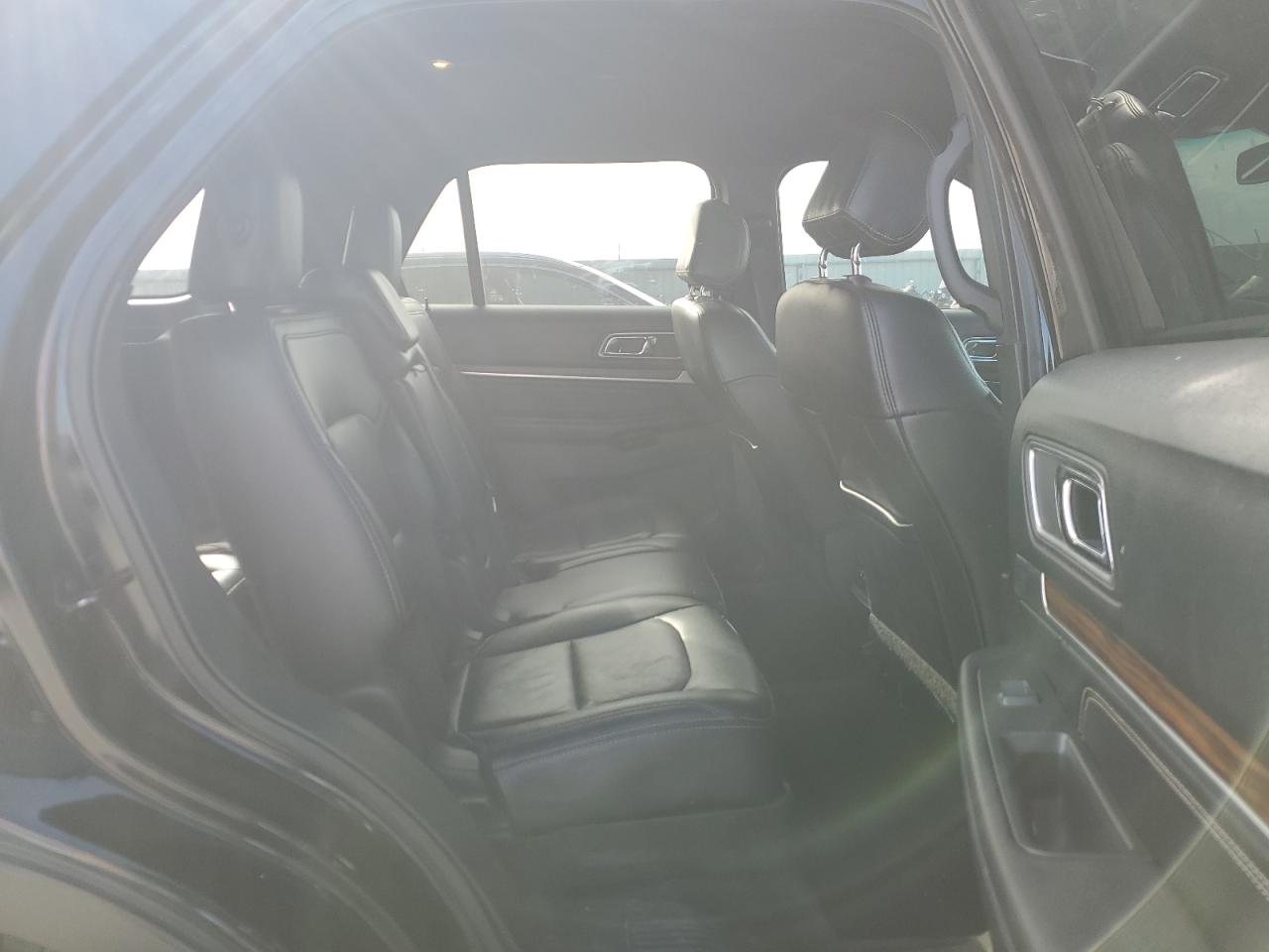 2016 Ford Explorer - Image 10