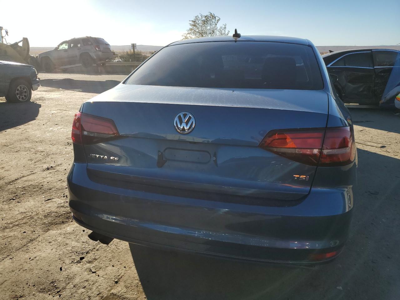 2017 Volkswagen Jetta - Image 6
