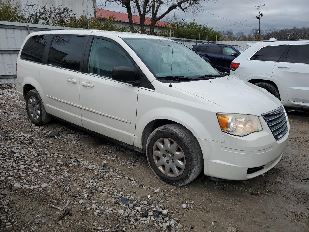 2010 Chrysler Town & Country Lx VIN: 2A4RR4DE5AR140945 Lot: 81454224