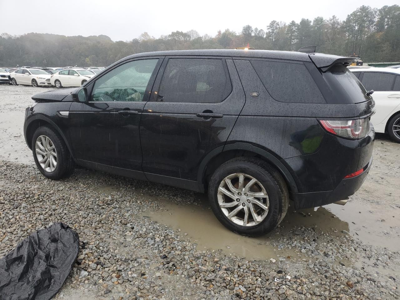 2017 Land Rover Discovery - Image 2