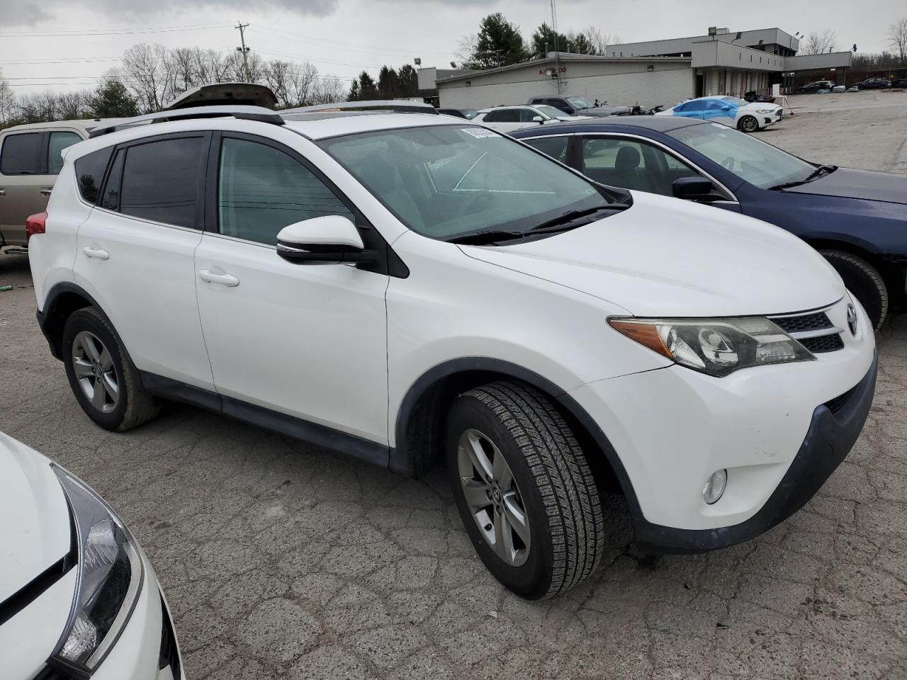 2015 Toyota RAV 4 - Image 4