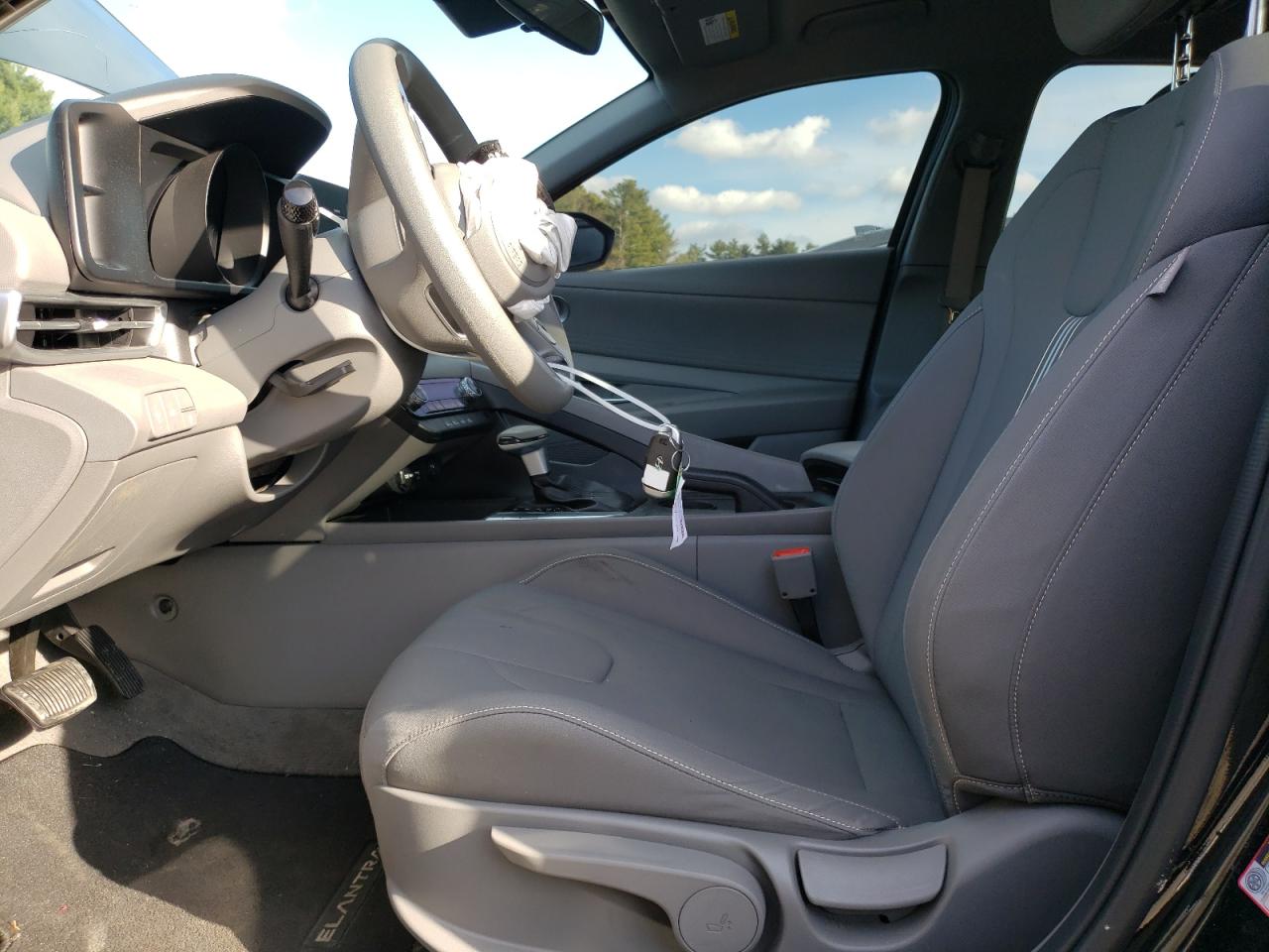 2023 Hyundai Elantra - Image 7