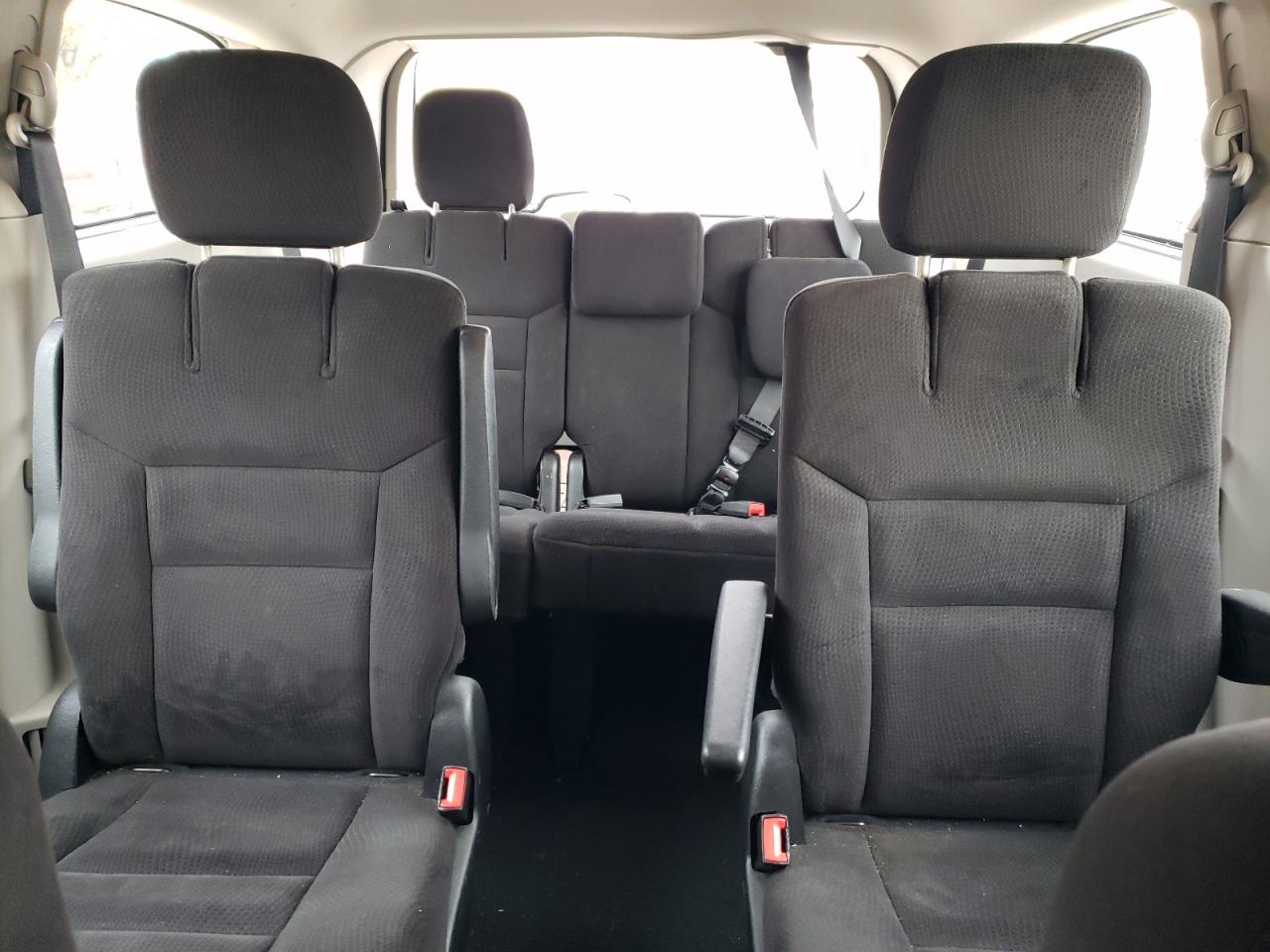 2014 Dodge Caravan - Image 10