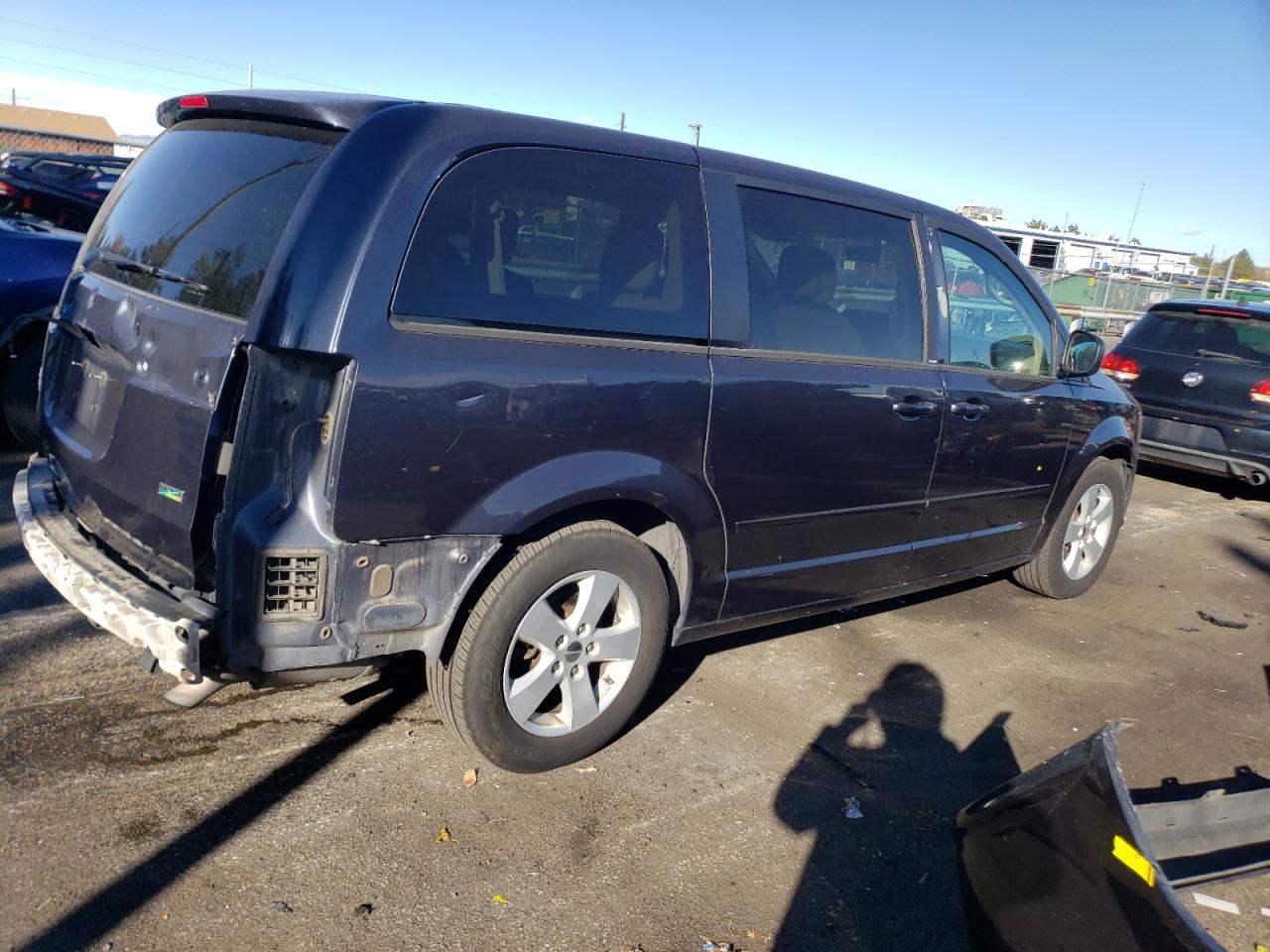 2013 Dodge Caravan - Image 3