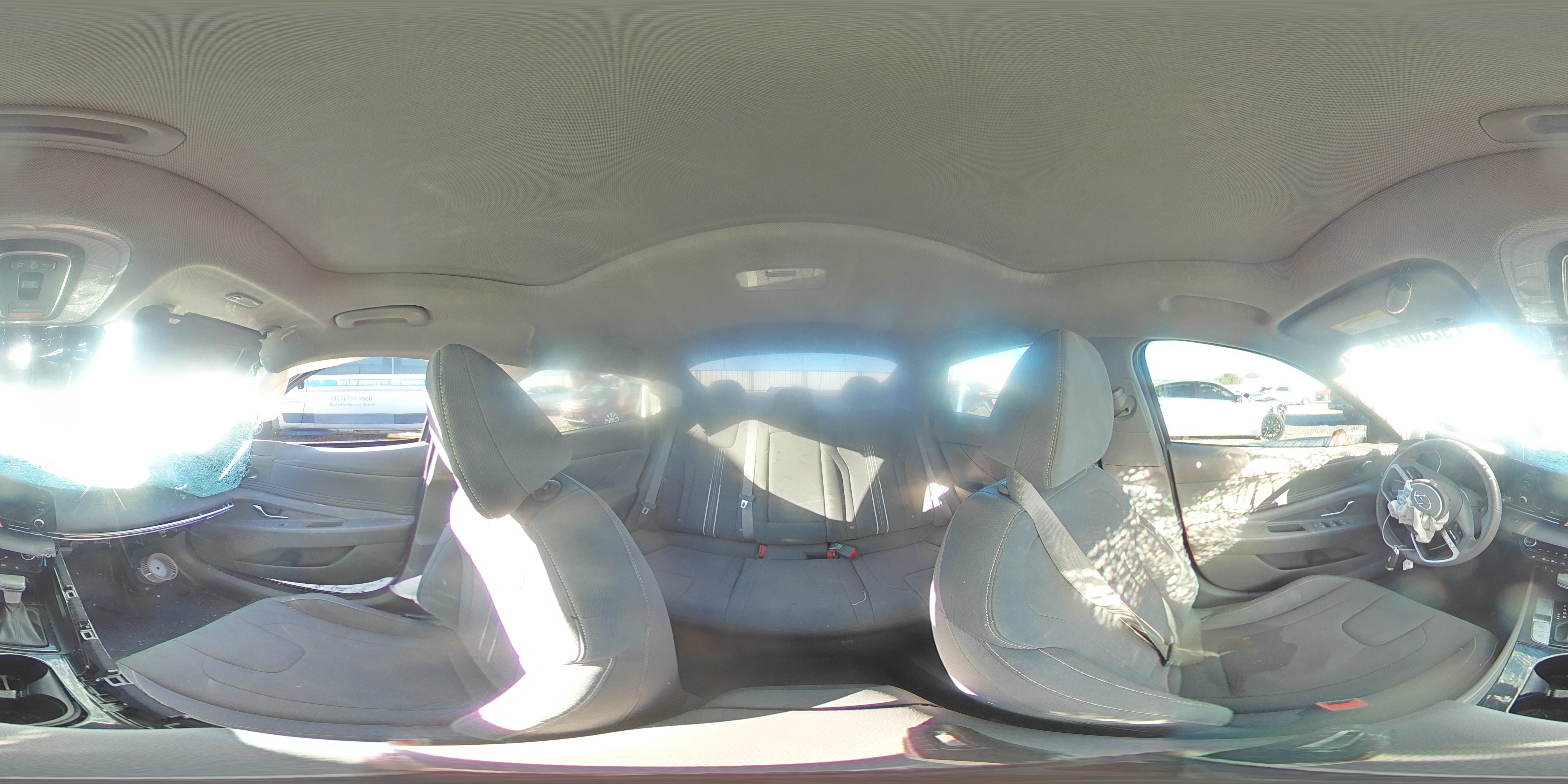 2022 Hyundai Elantra - Image 13