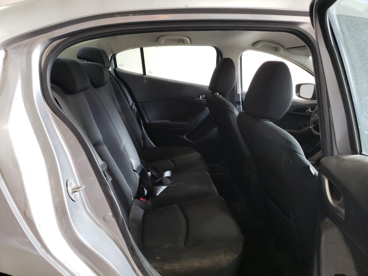 2014 Mazda 3 - Image 10