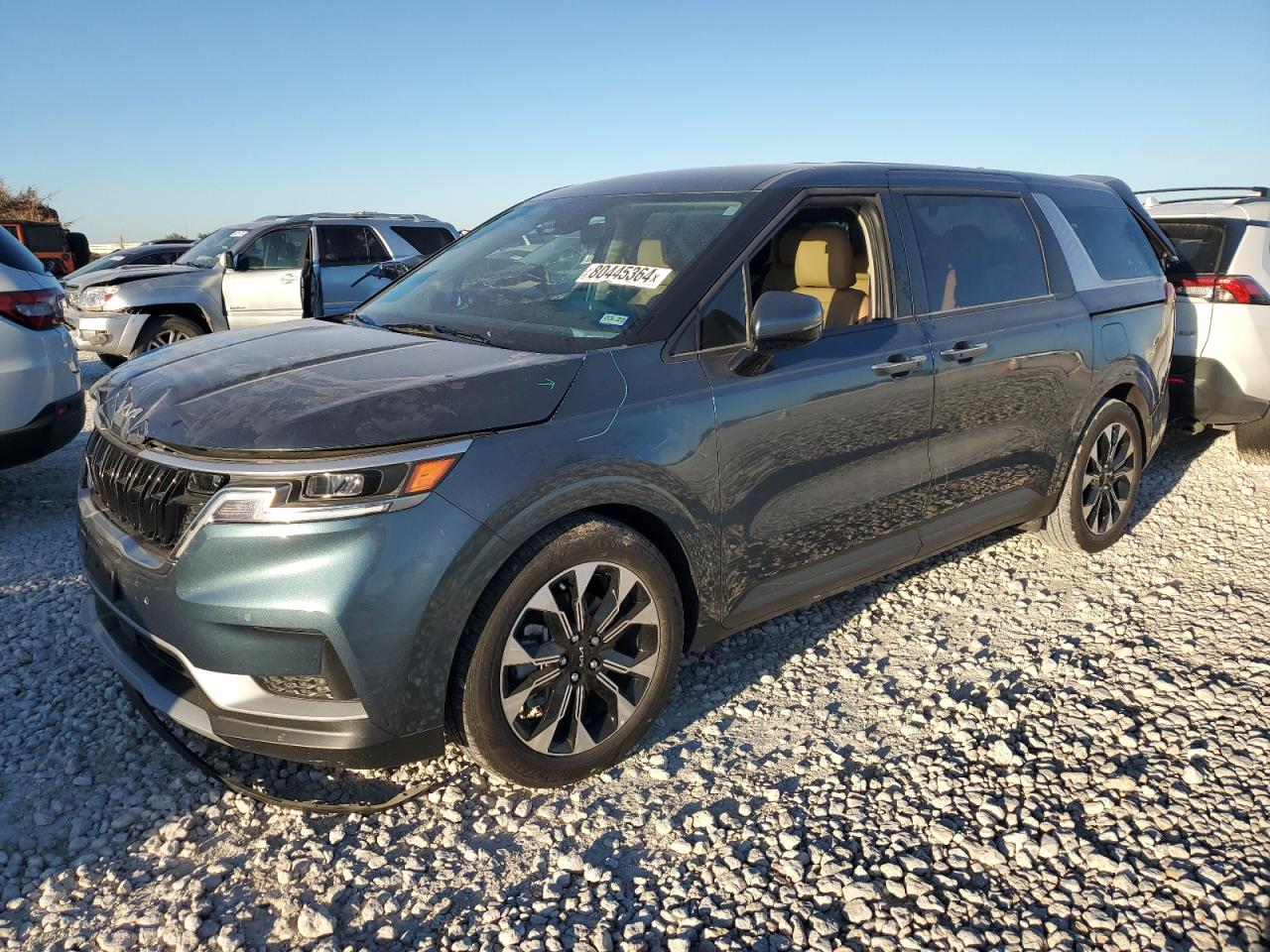 2023 Kia Carnival - Image 1