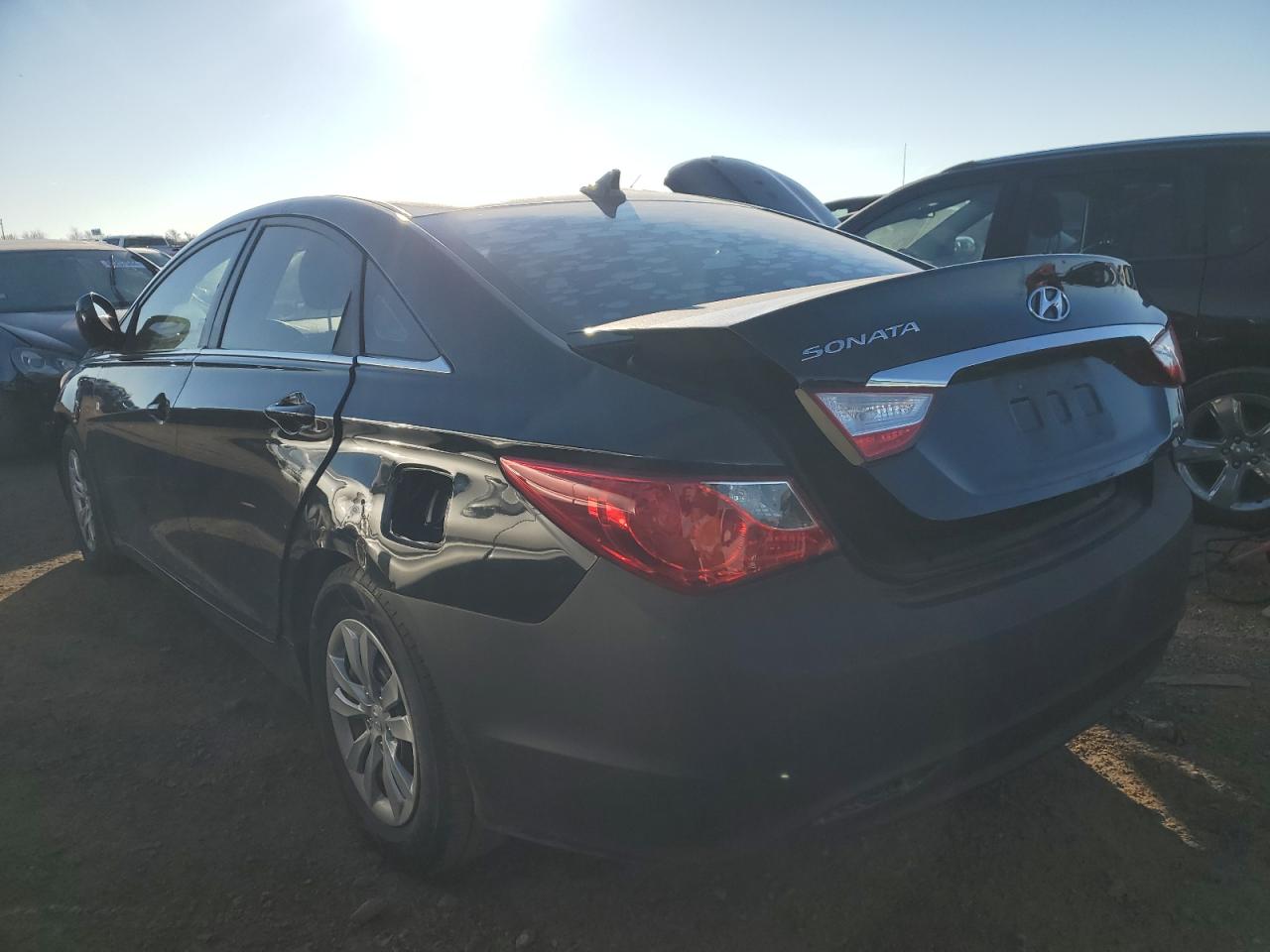 2011 Hyundai Sonata - Image 2