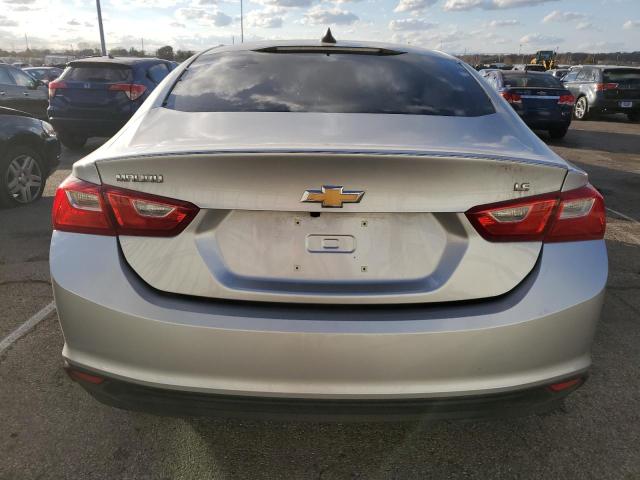 Sedans CHEVROLET MALIBU 2016 Srebrny