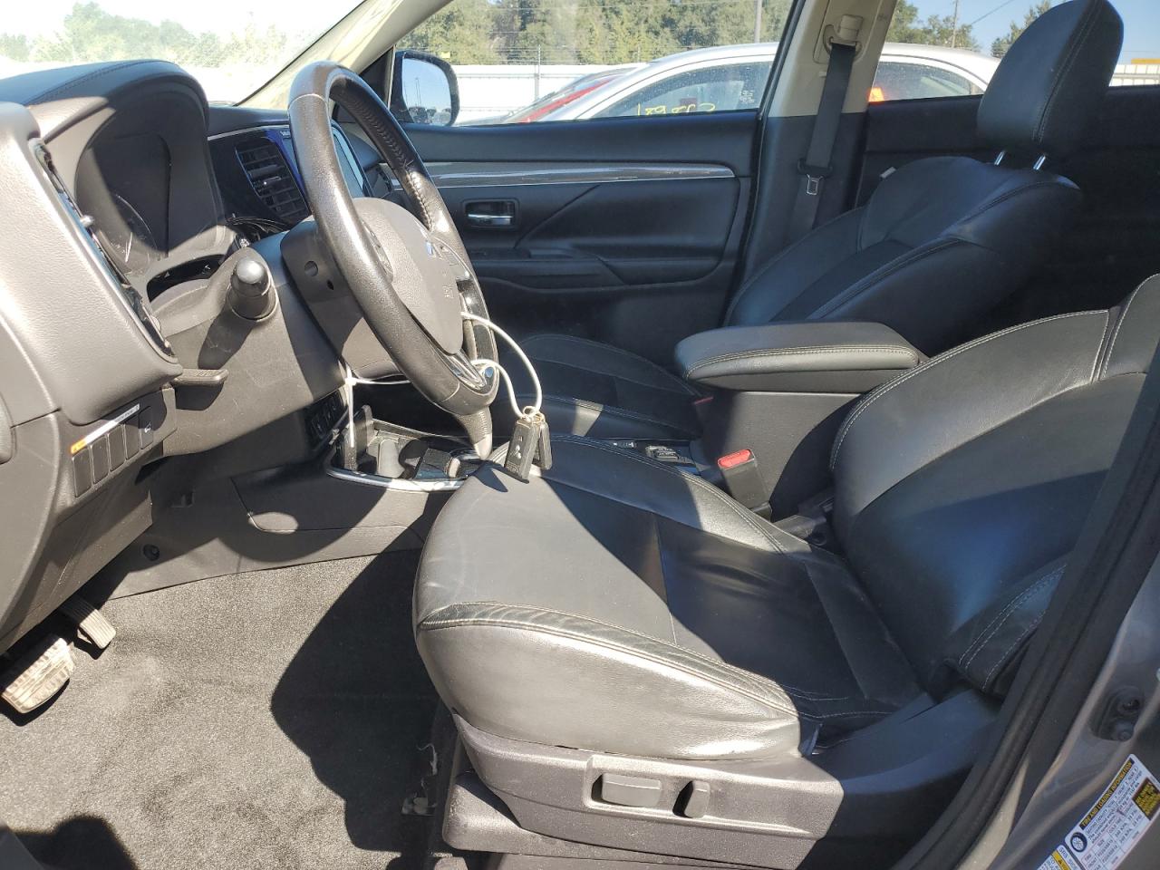 2019 Mitsubishi Outlander - Image 7