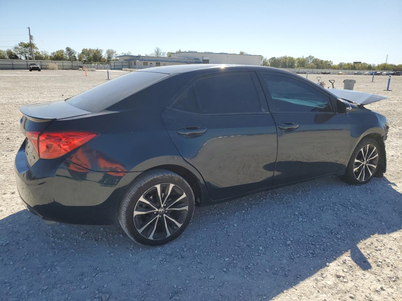 VIN 2T1BURHEXJC104732 2018 TOYOTA COROLLA no.3