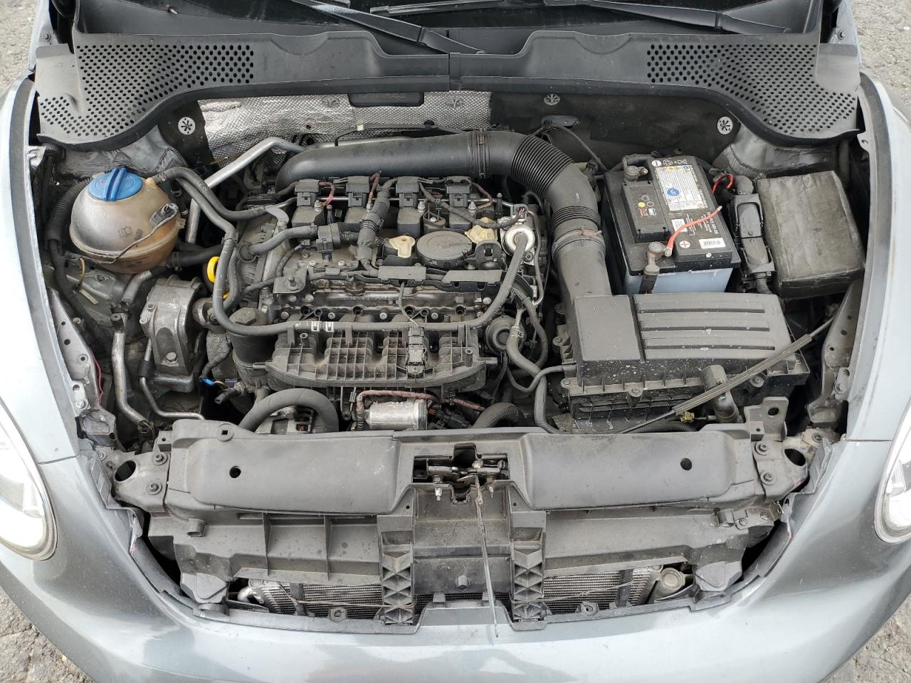 2014 Volkswagen Beetle - Image 11