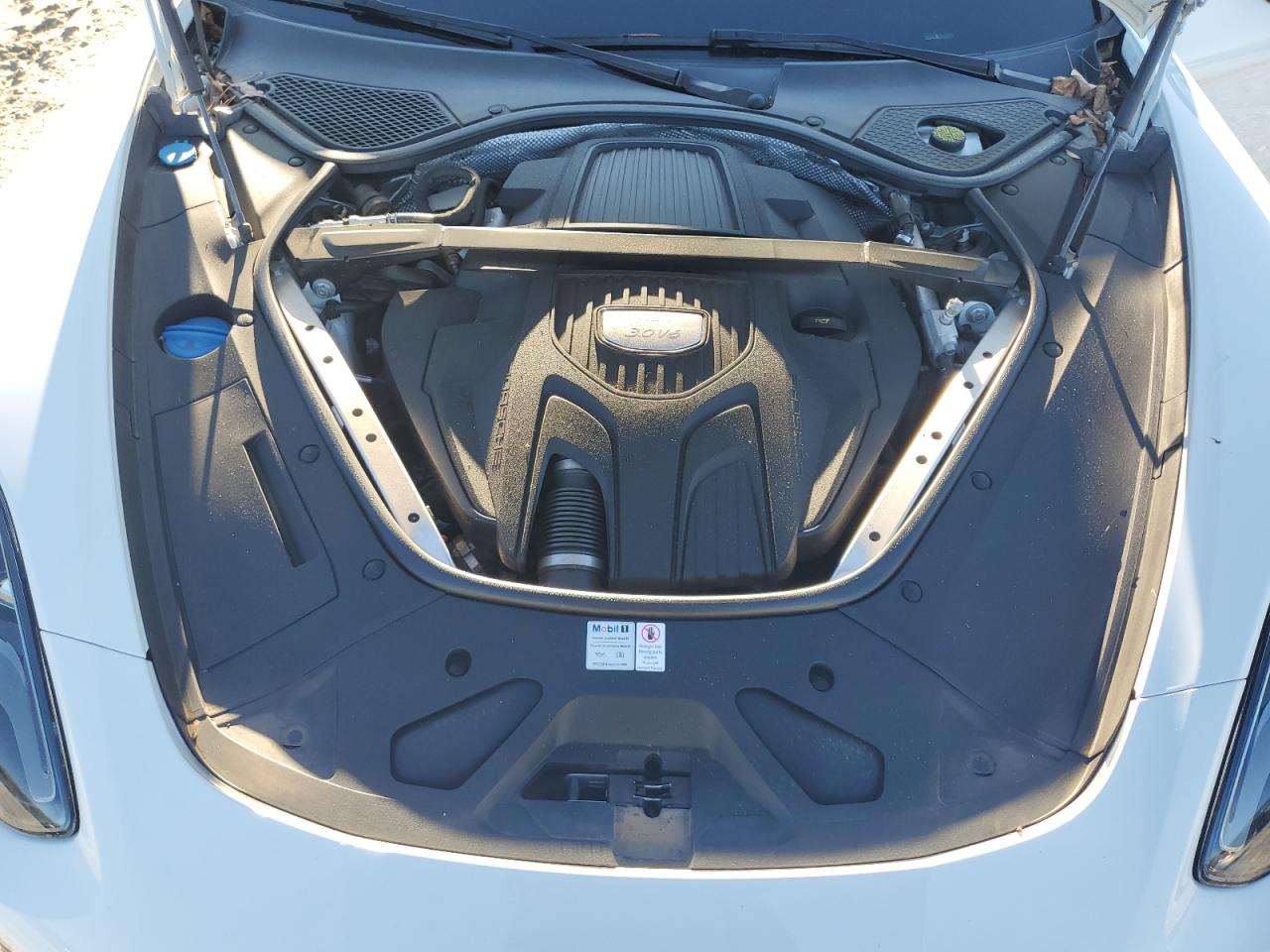 2019 Porsche Panamera - Image 12