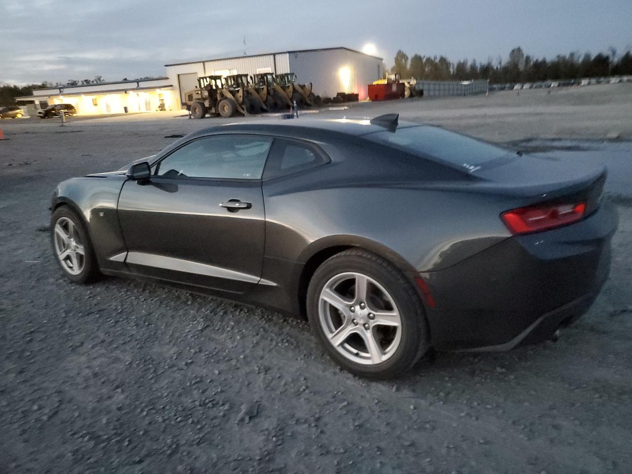 VIN 1G1FB1RS5J0183260 2018 CHEVROLET CAMARO no.2