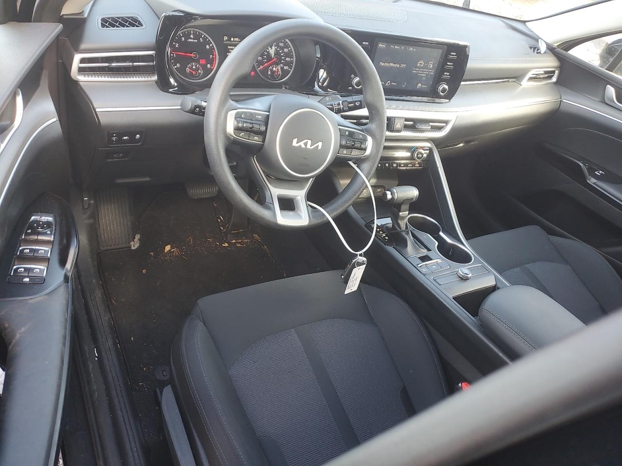 2024 Kia K5 - Image 8