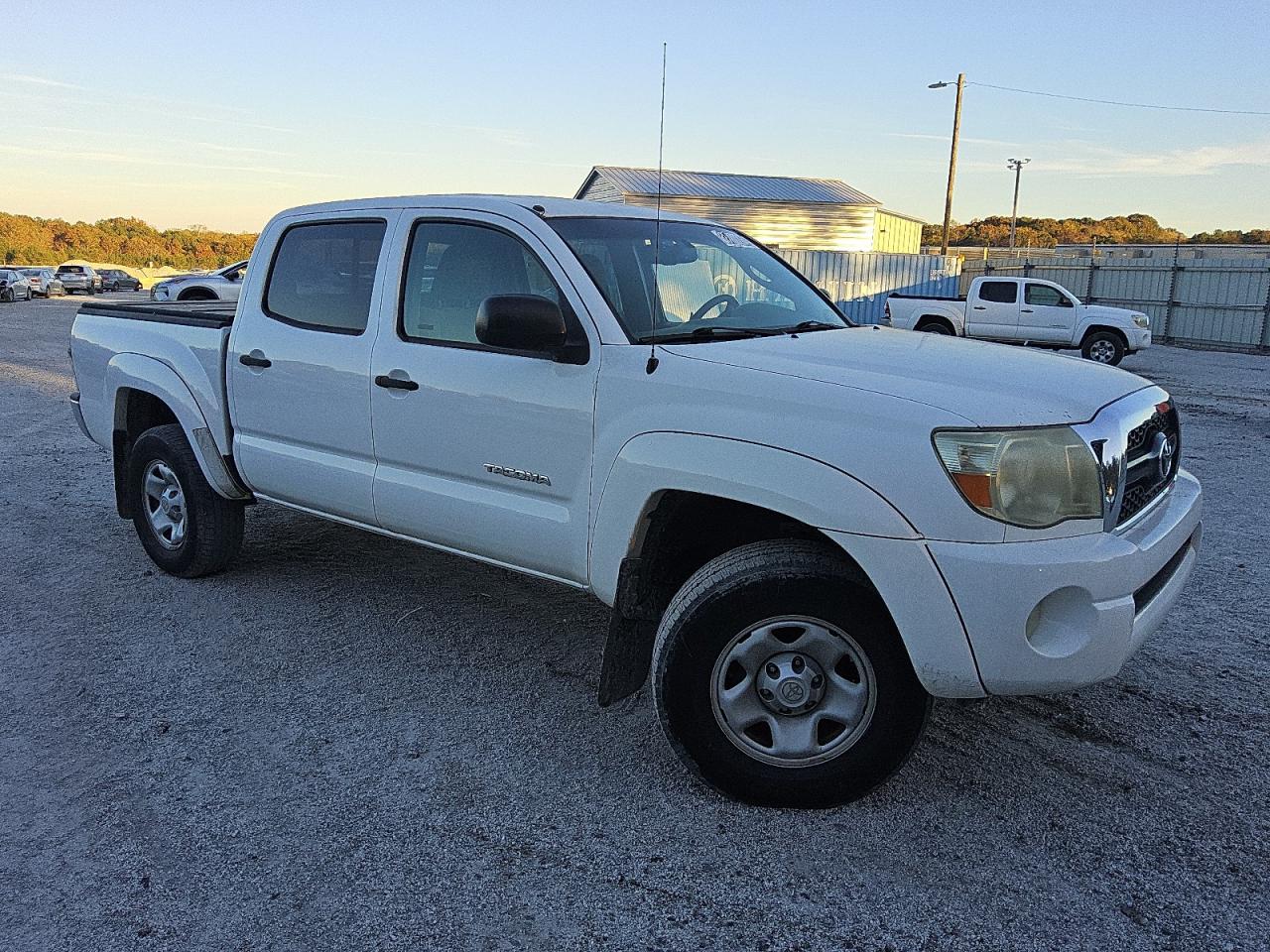2011 Toyota Tacoma - Image 4