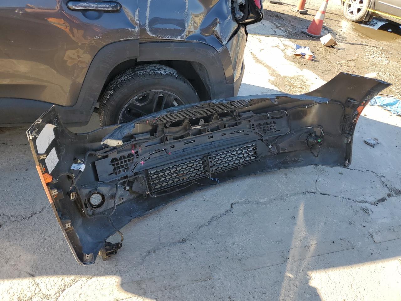 2017 Chrysler Pacifica - Image 13