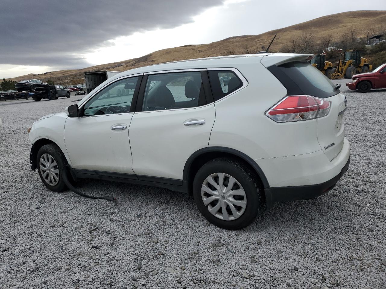 2015 Nissan Rogue - Image 2