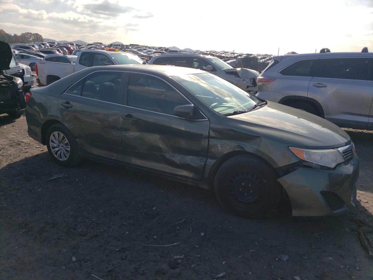 2014 Toyota Camry - Image 4